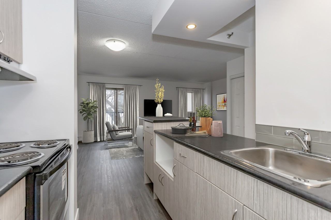 Barrington Place - Photo 4 of 8