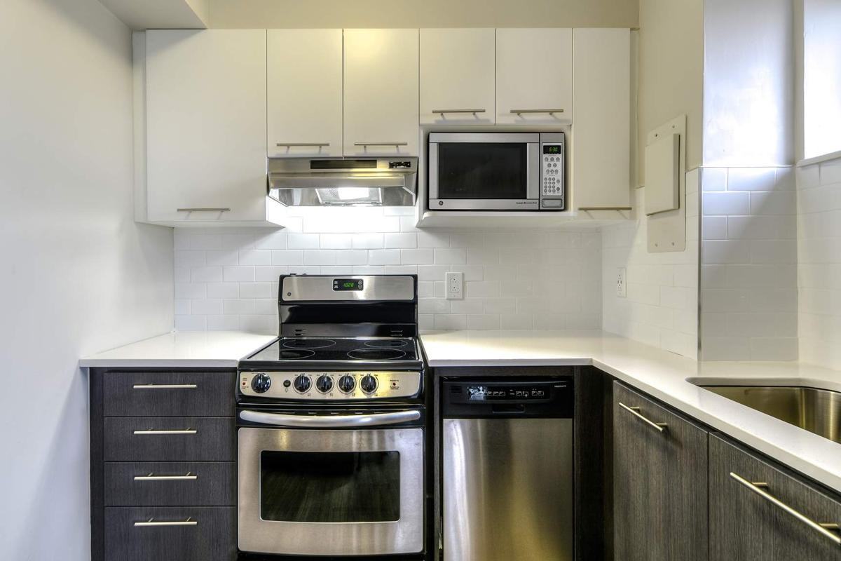 1150 Rue Sherbrooke Est - Photo 5 of 16