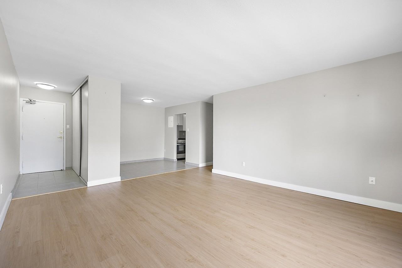 725-745 Wonderland Road South - Photo 7 of 18