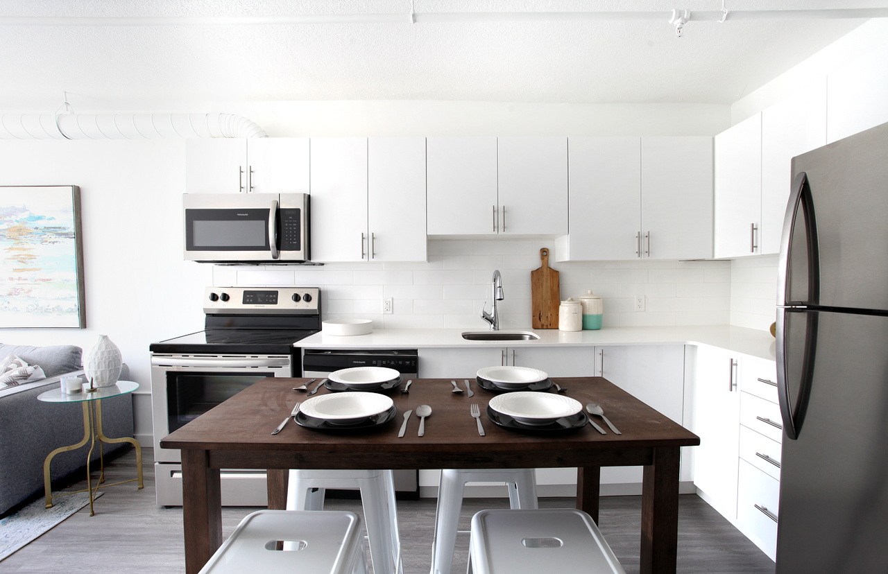 The Woodside, Spadina Suites - Photo 2 of 20