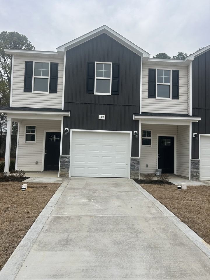 882 Danish Drive - Photo 2 of 9