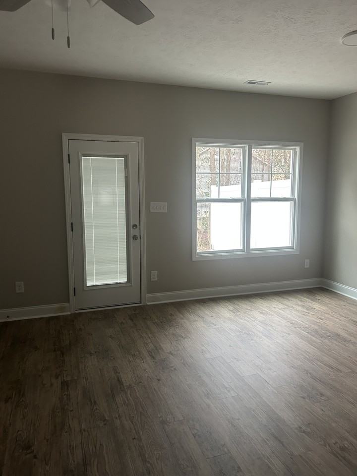 882 Danish Drive - Photo 7 of 9