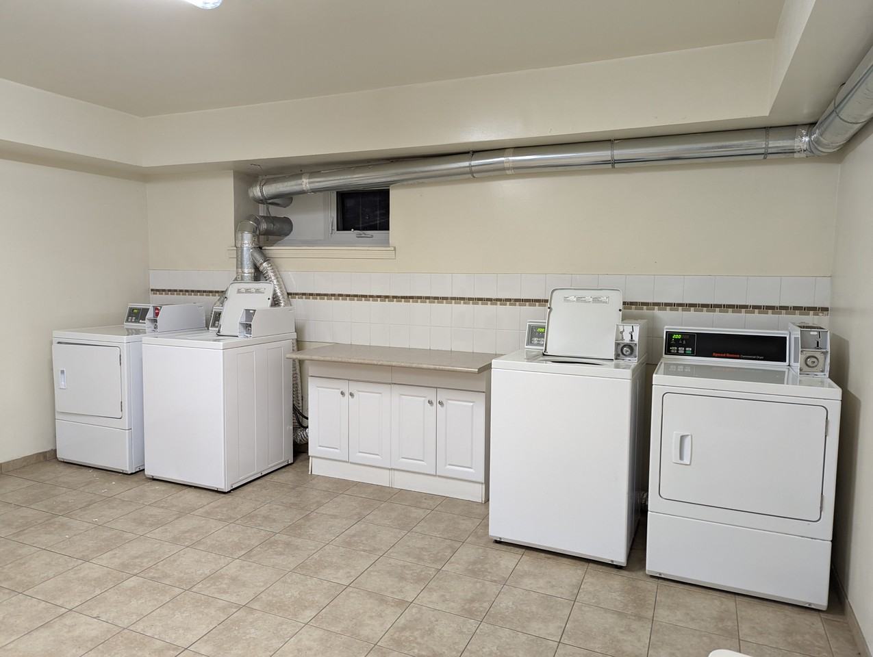 Maple Apartments - Photo 5 of 5