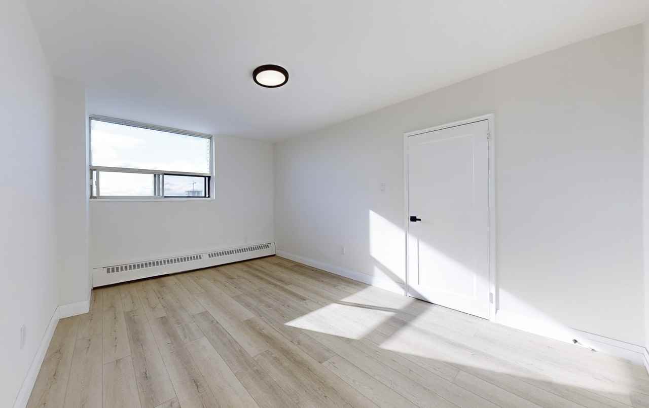 675 Martin Grove Road - Photo 7 of 35