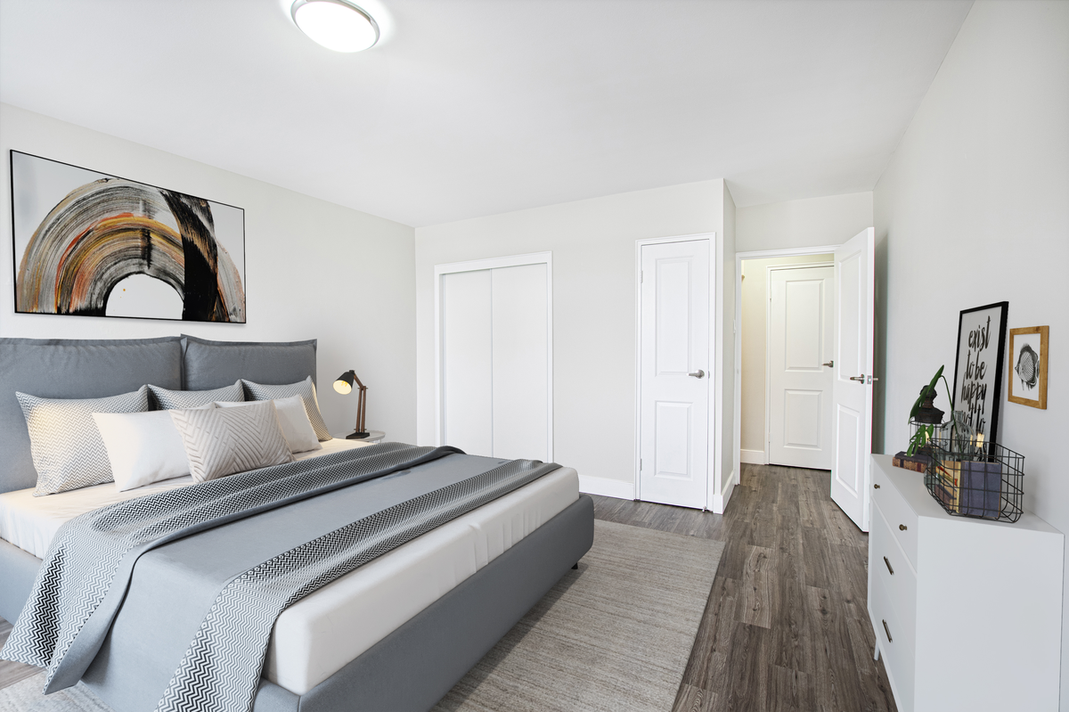 Meadowbrook Apartments . - Photo 7 of 11