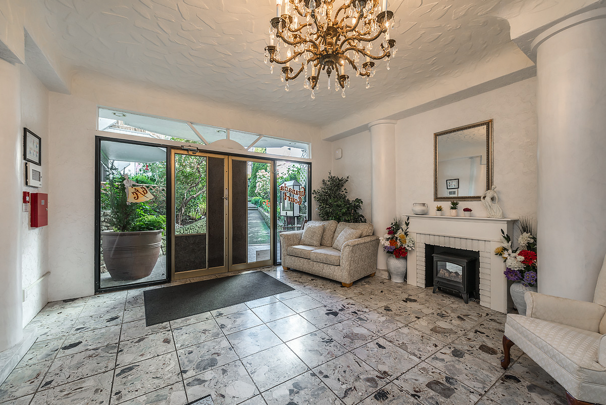 Granada Court Apartments - Photo 5 of 15