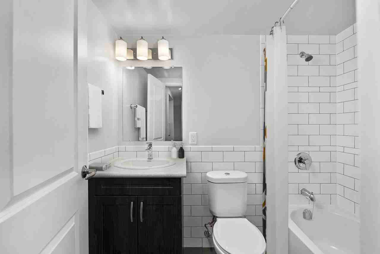 129 Wellington St. - Photo 7 of 8