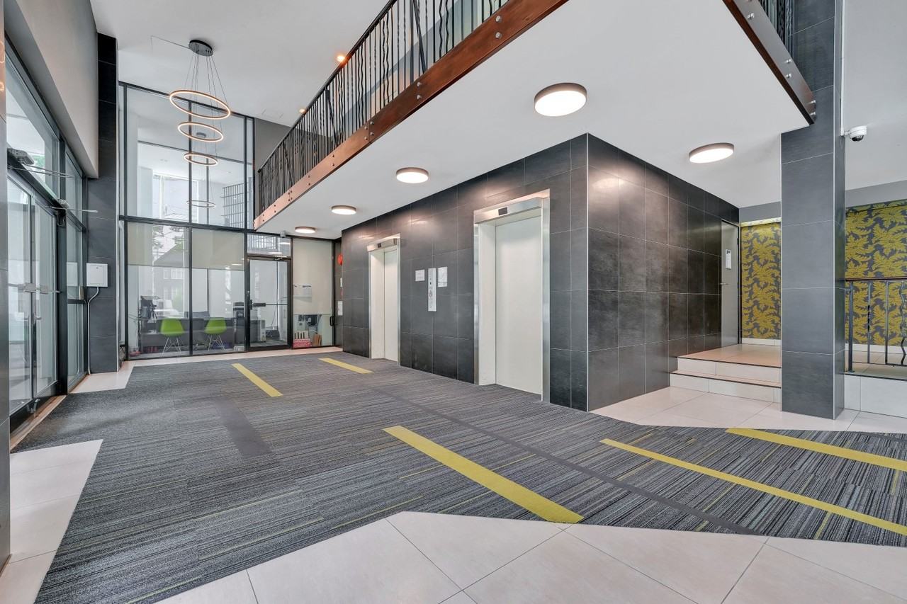 945 Jervis Street - Photo 4 of 24