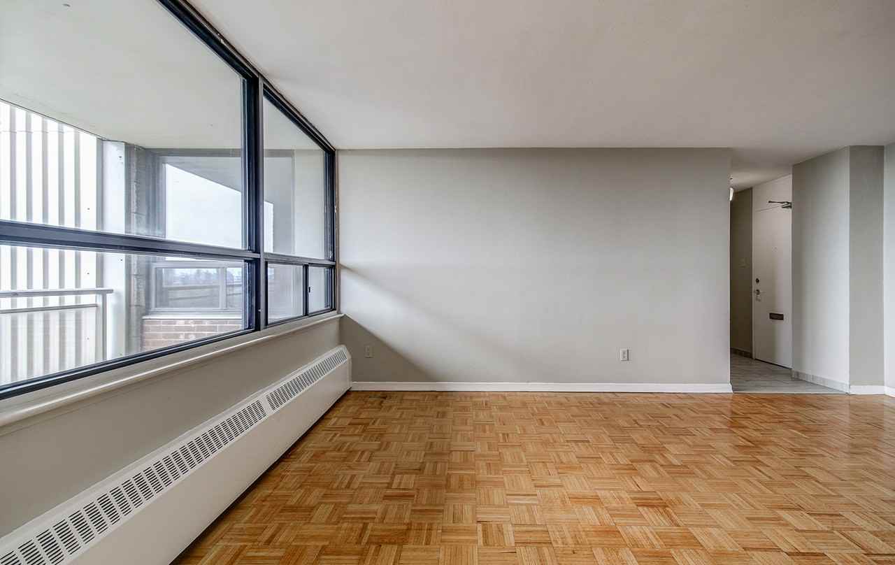 10 Kensington Rd. - Photo 4 of 10