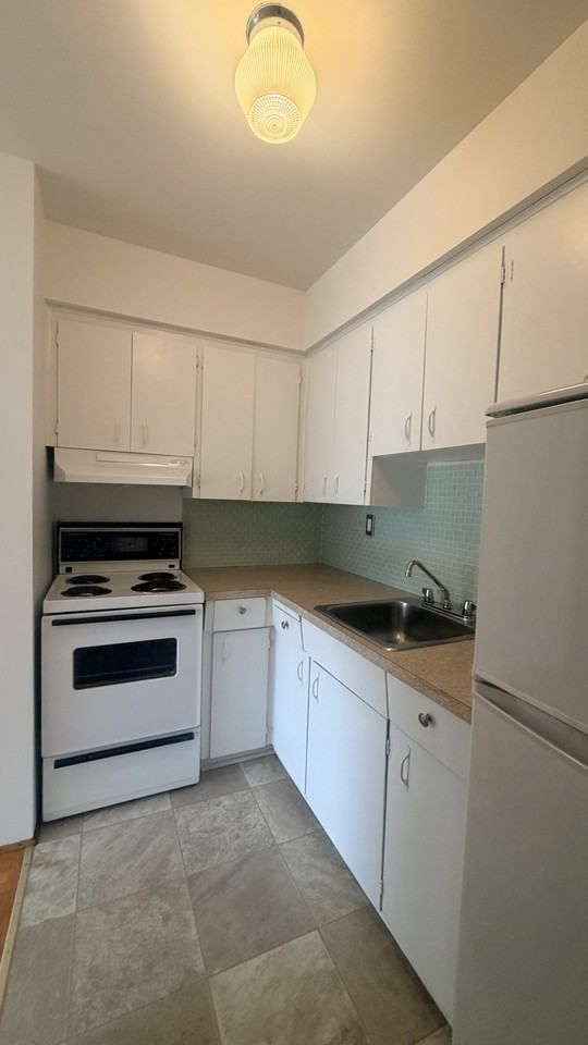 Kitsilano Low rise Apartment - Photo 6 of 20