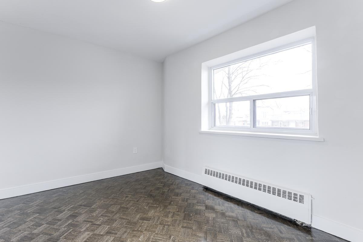 245 Lakeshore Drive - Photo 5 of 33