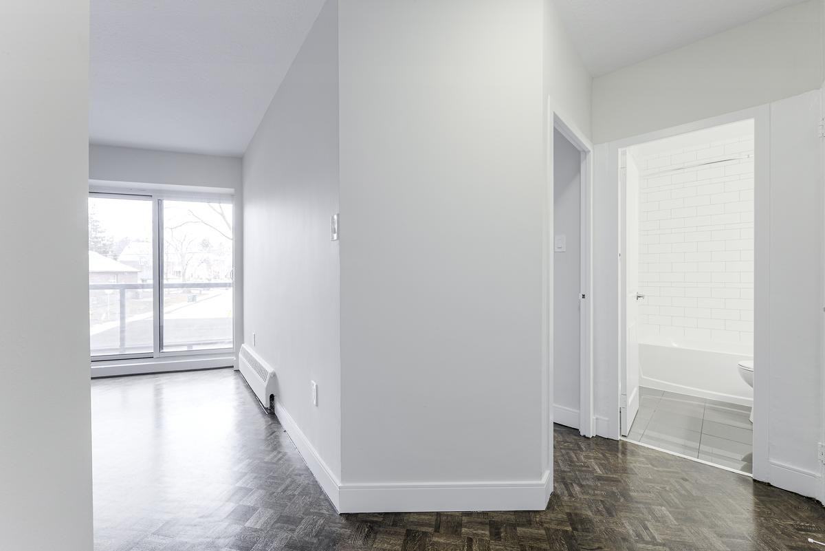 245 Lakeshore Drive - Photo 6 of 33