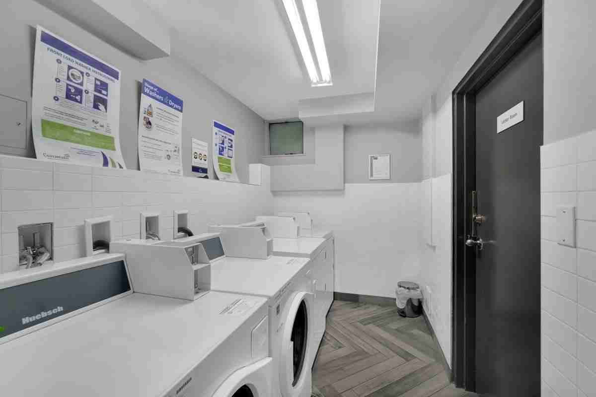 1433 Burnaby Street - Photo 2 of 16