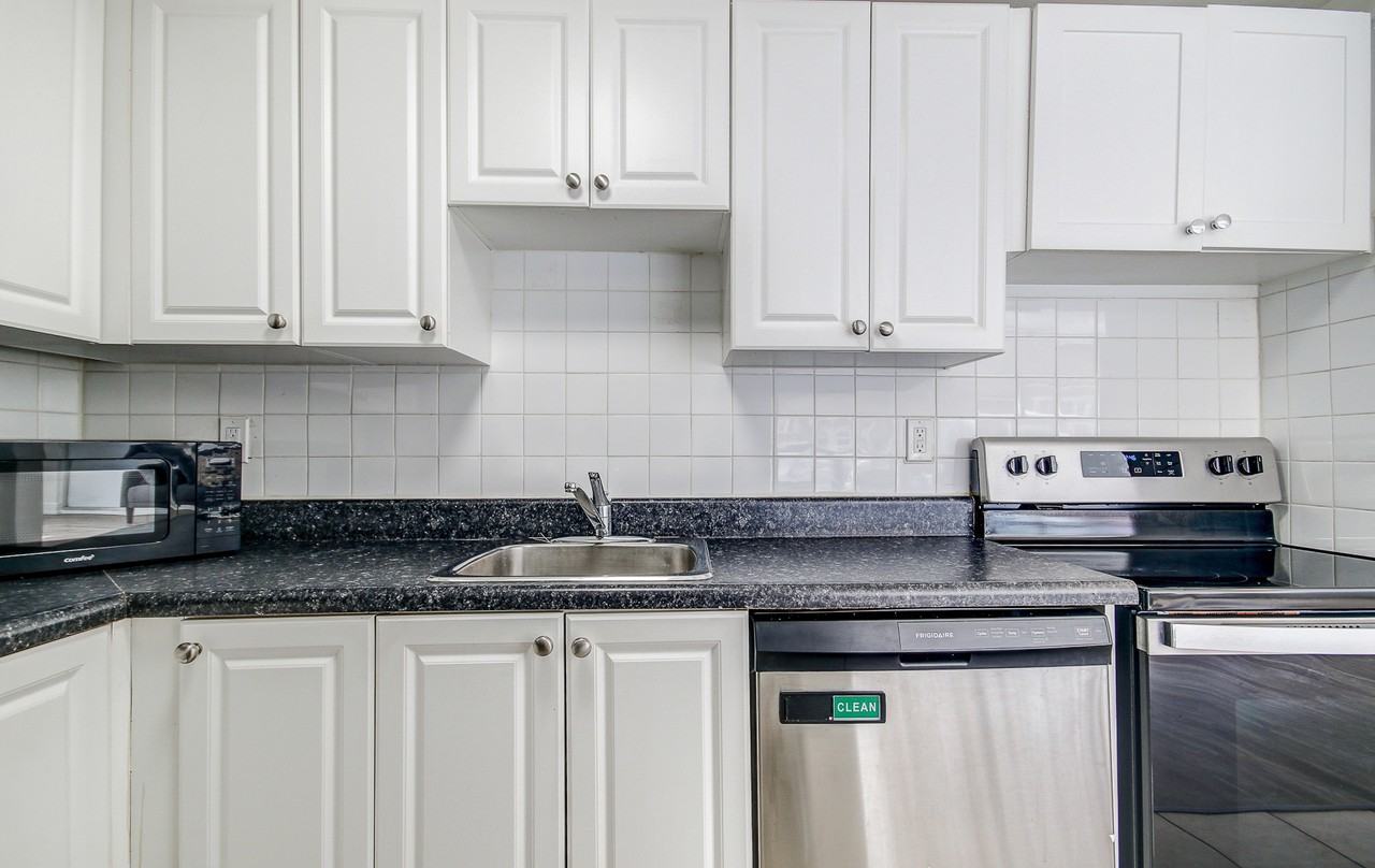 133 Erskine Ave. - Photo 2 of 25