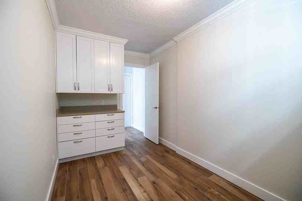 2035 Barclay Street - Photo 7 of 13