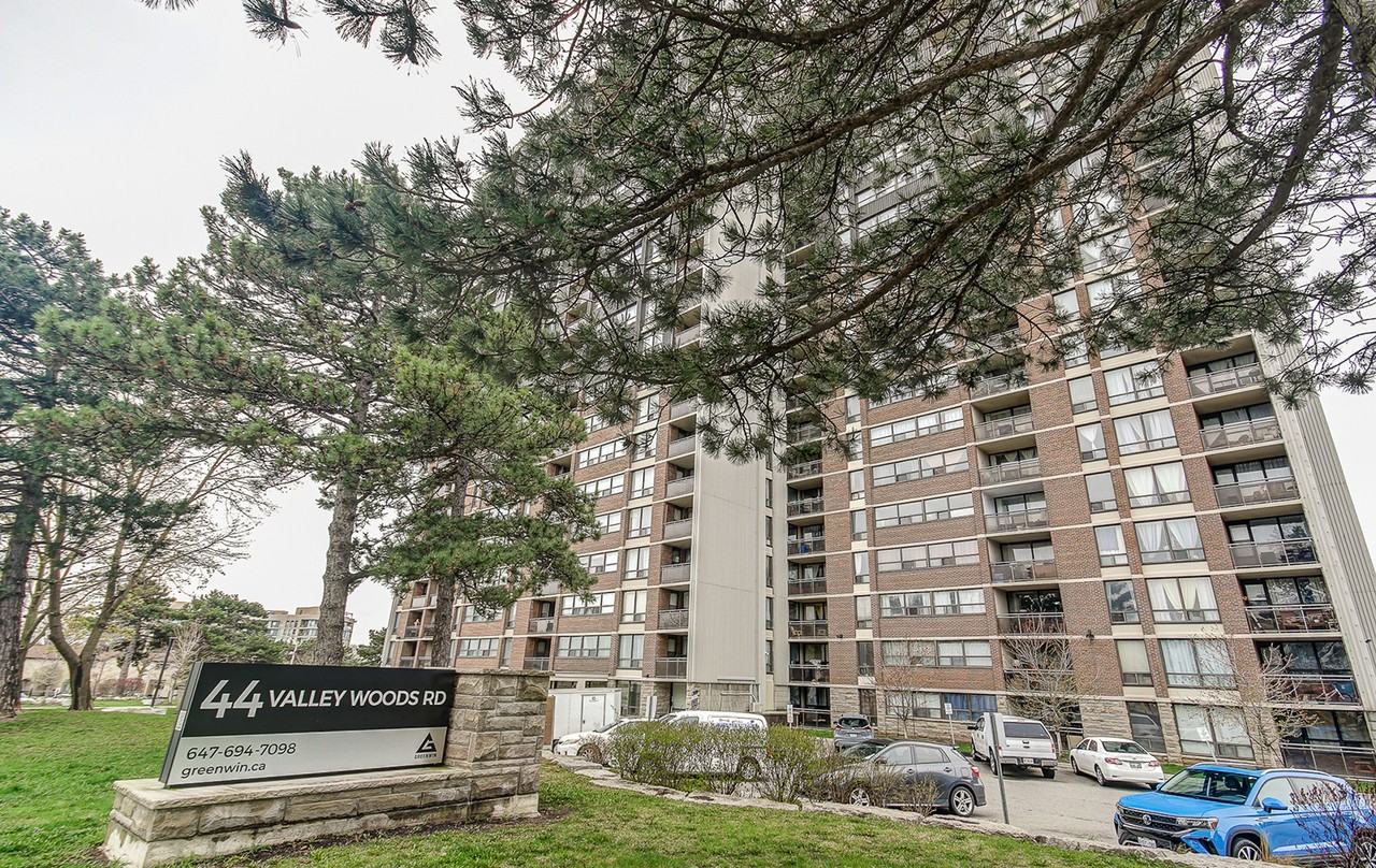 44 Valley Woods Rd. - Photo 2 of 36