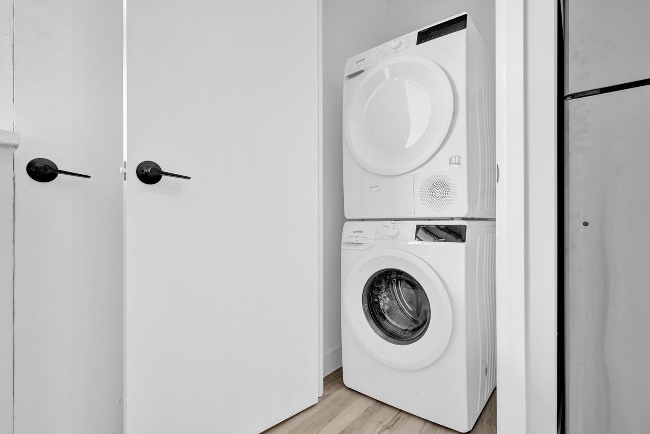 535 The East Mall - Photo 5 of 42