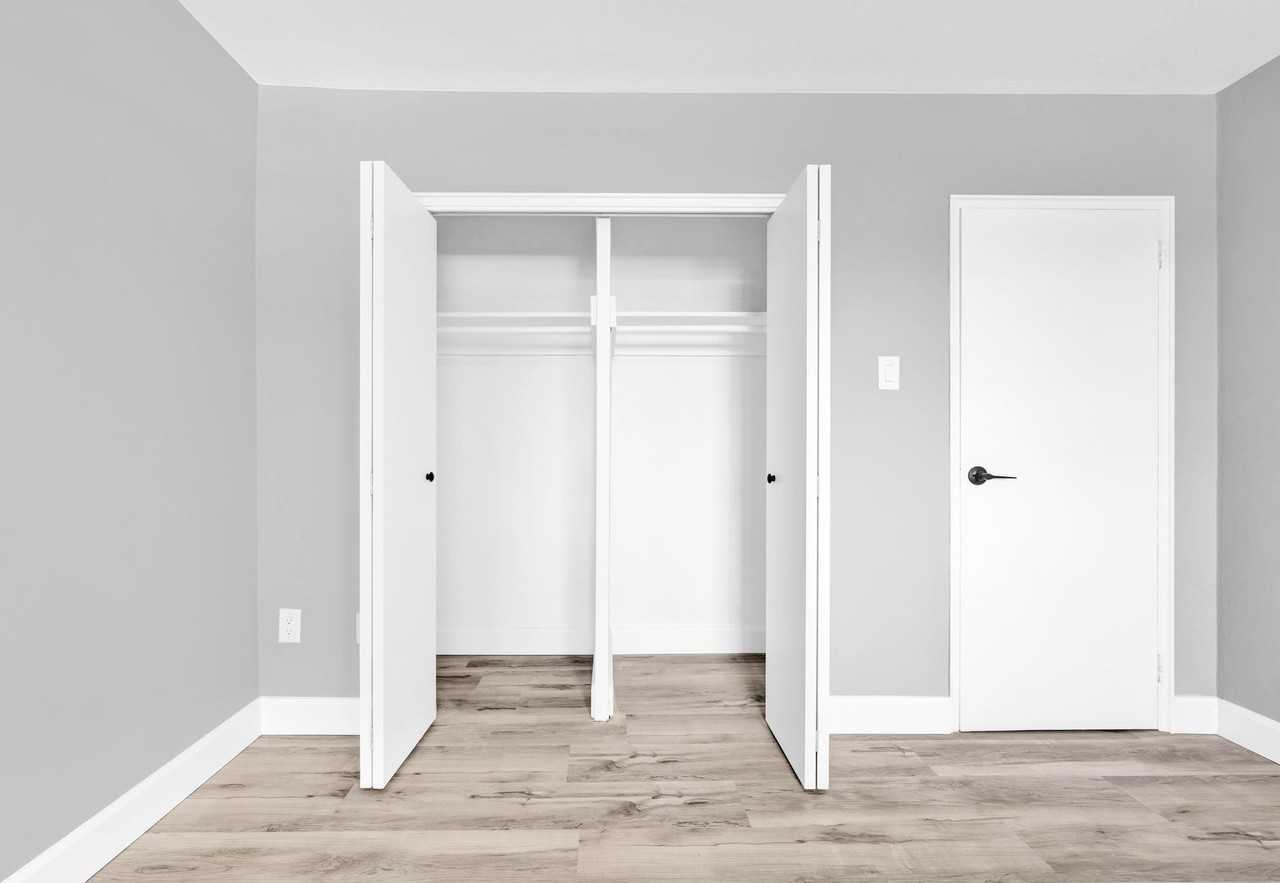 535 The East Mall - Photo 7 of 42