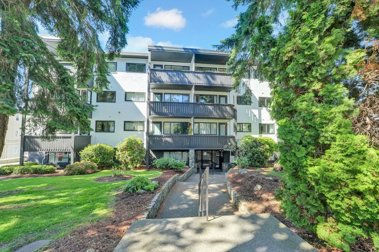 Green Acre Apartments - Photo 3 of 14