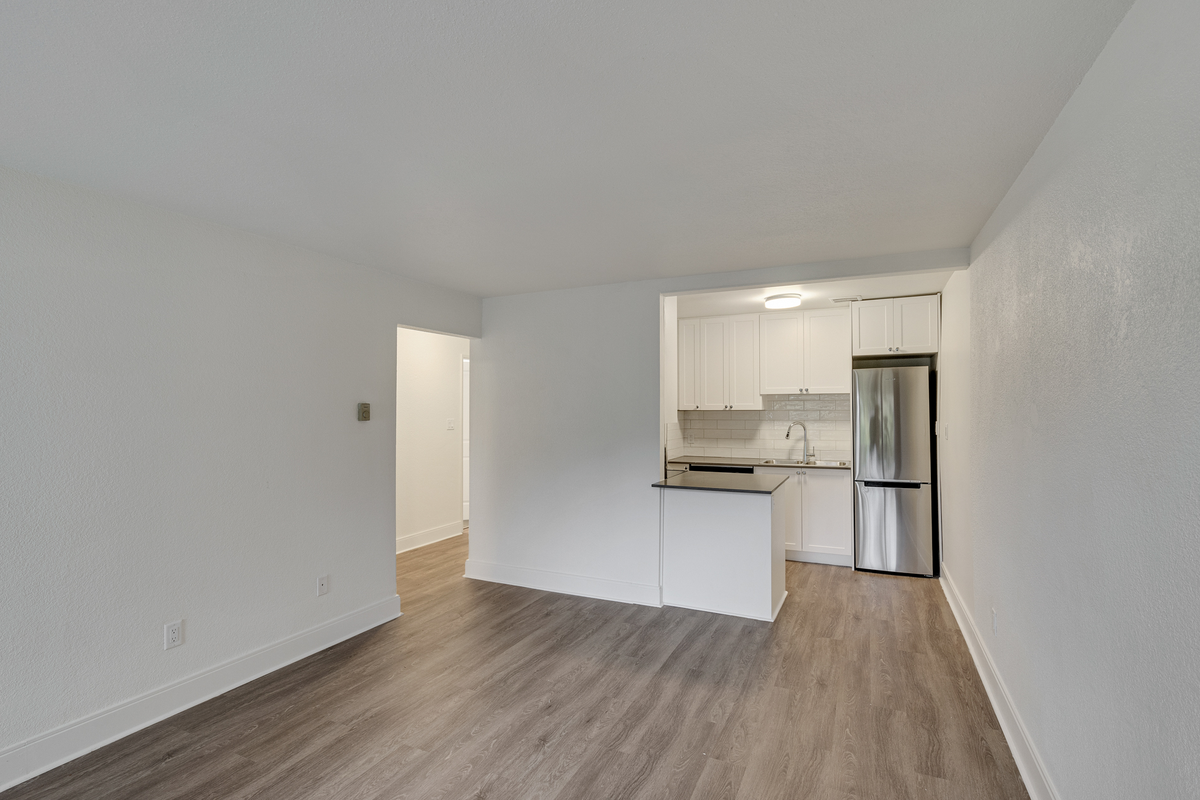 Green Acre Apartments - Photo 5 of 14