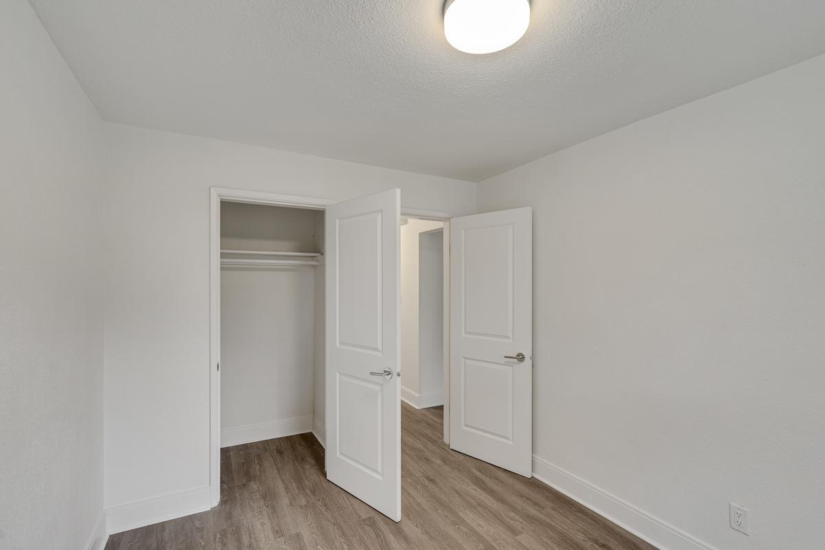 Green Acre Apartments - Photo 7 of 14