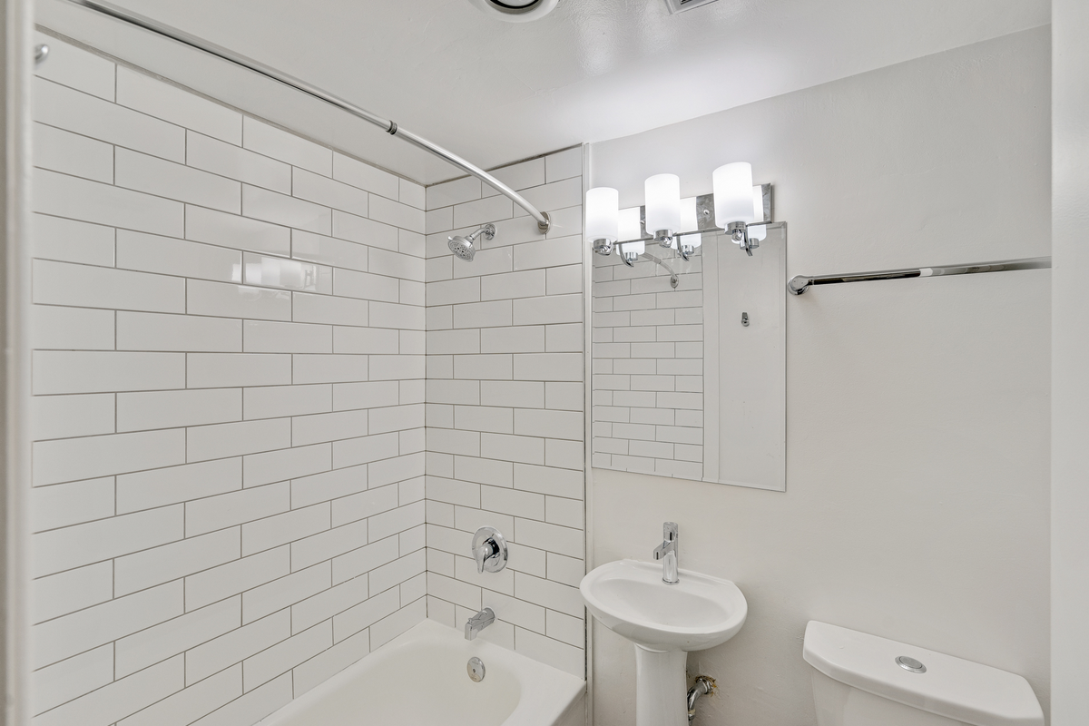 Green Acre Apartments - Photo 4 of 13