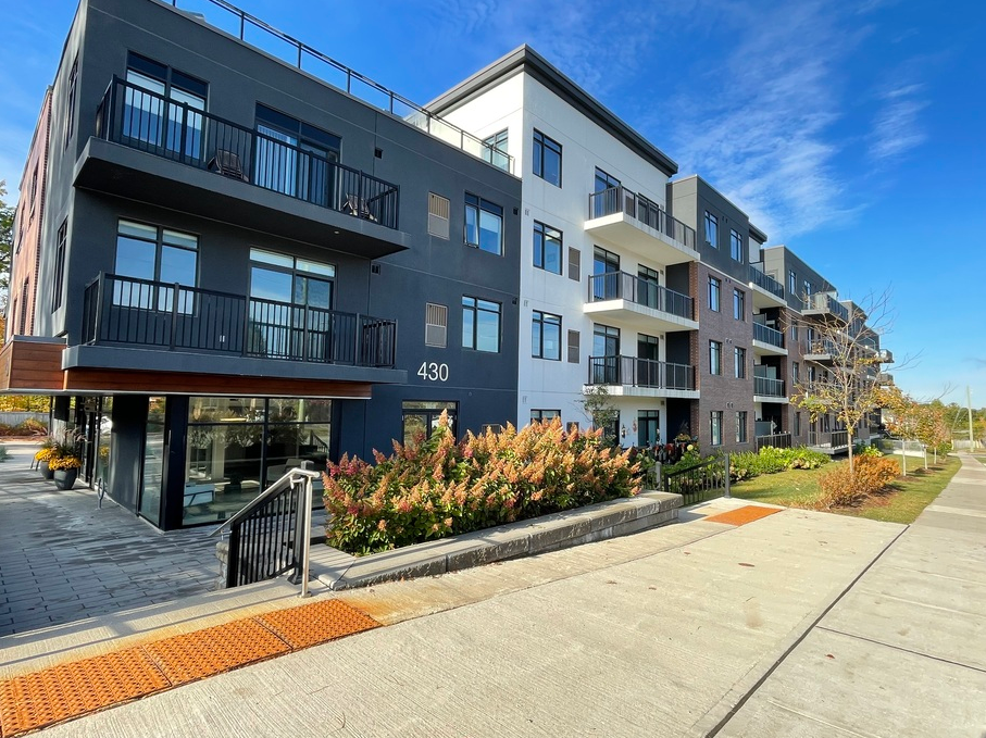 430 Ferndale Drive South - Photo 2 of 12