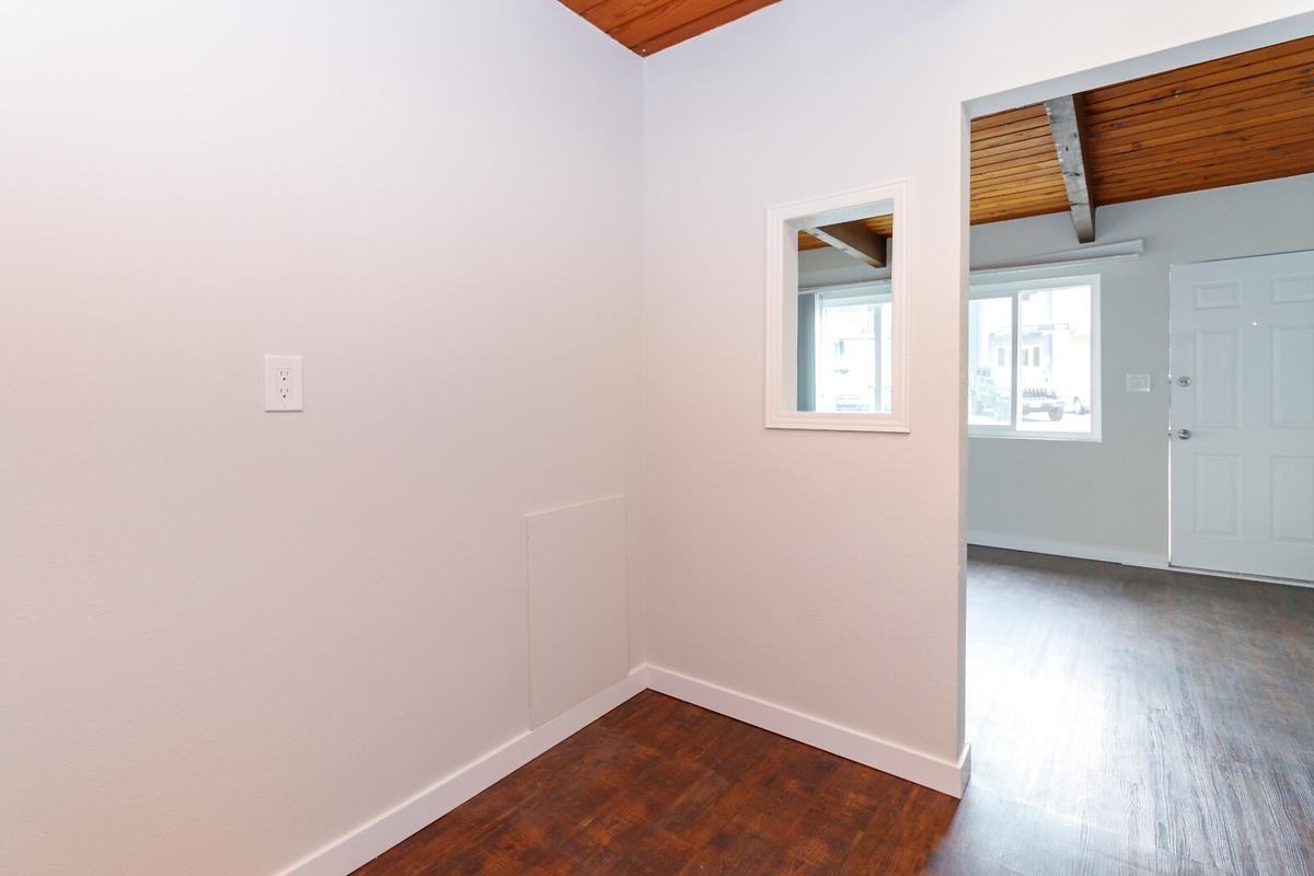 Riverbend Terrace - Photo 5 of 37