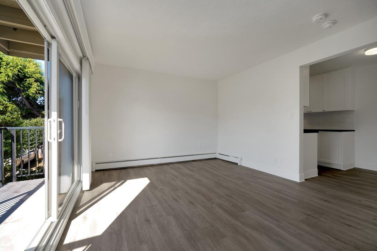 Beach House - Photo 3 of 33