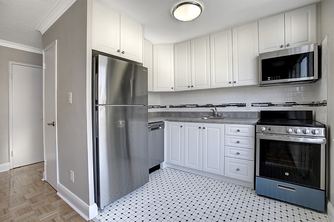 96 Jameson Avenue - Photo 7 of 19