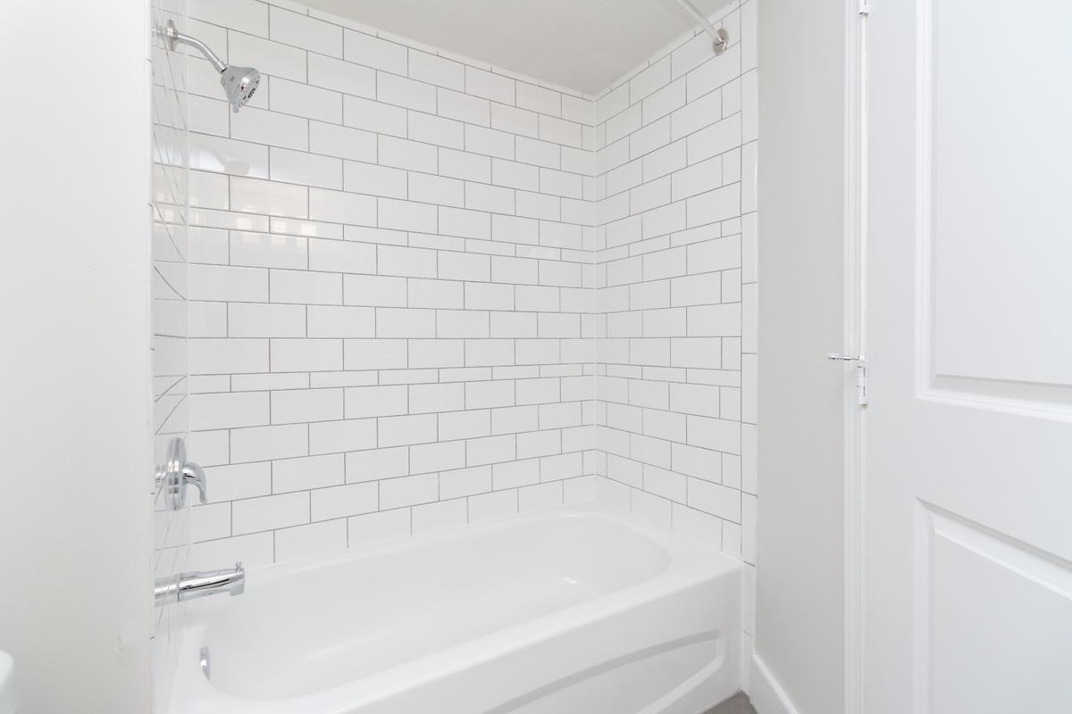 Alderwood Place Apartments - Photo 4 of 23