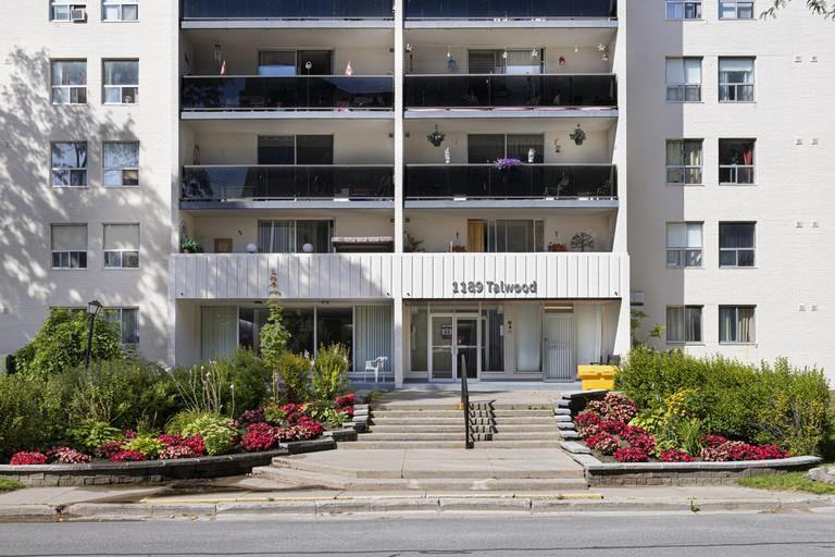 Cambridge Court - Photo 7 of 8