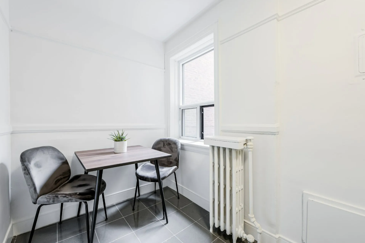 210 Wychwood Avenue - Photo 6 of 20