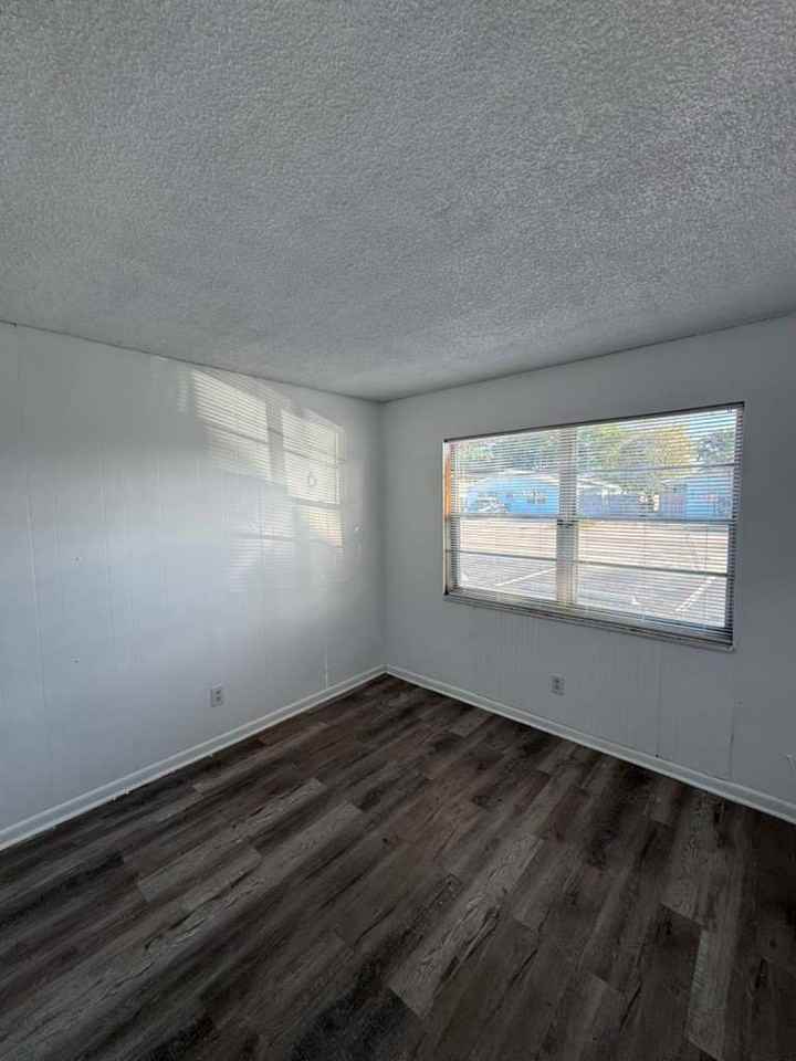 R BEACH LLC - Photo 5 of 10