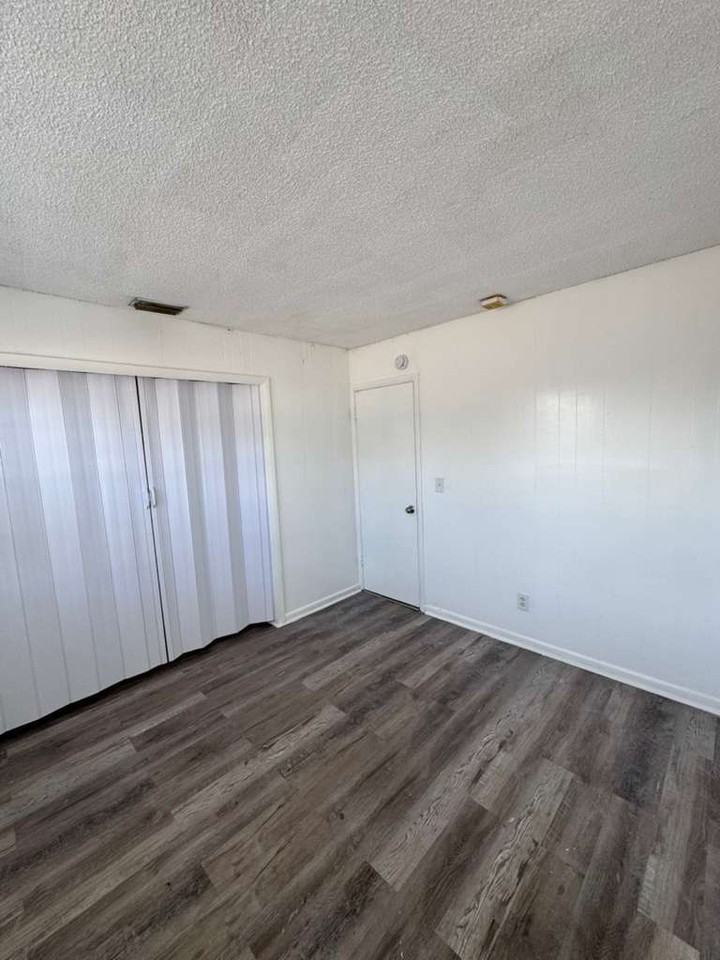 R BEACH LLC - Photo 6 of 10