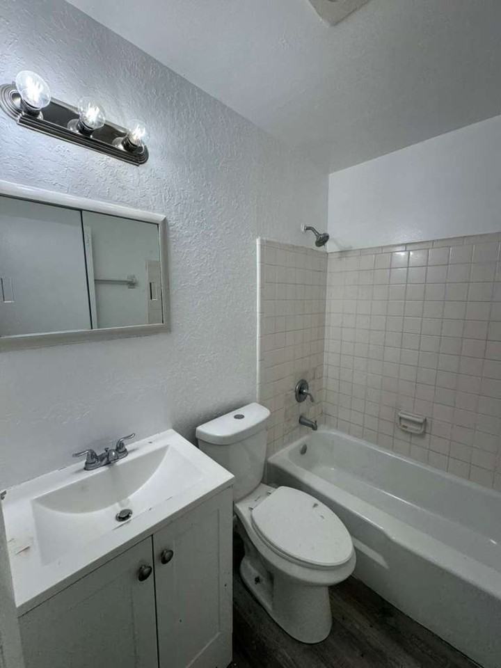 R BEACH LLC - Photo 7 of 10