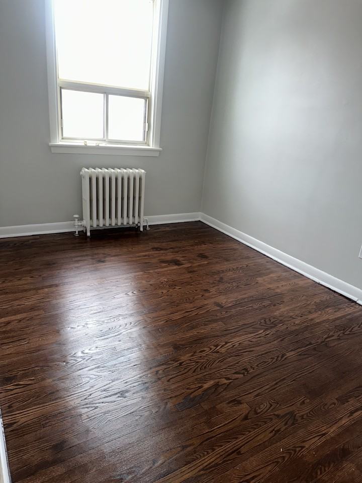 2128 Harris Crescent - Photo 6 of 8