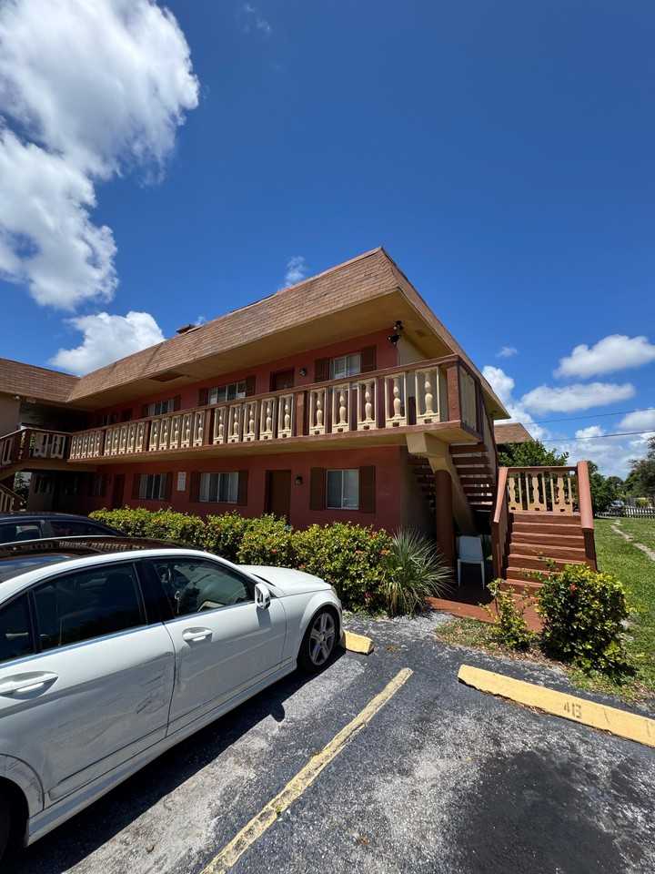 932 & 933 Kalmia - Photo 2 of 13