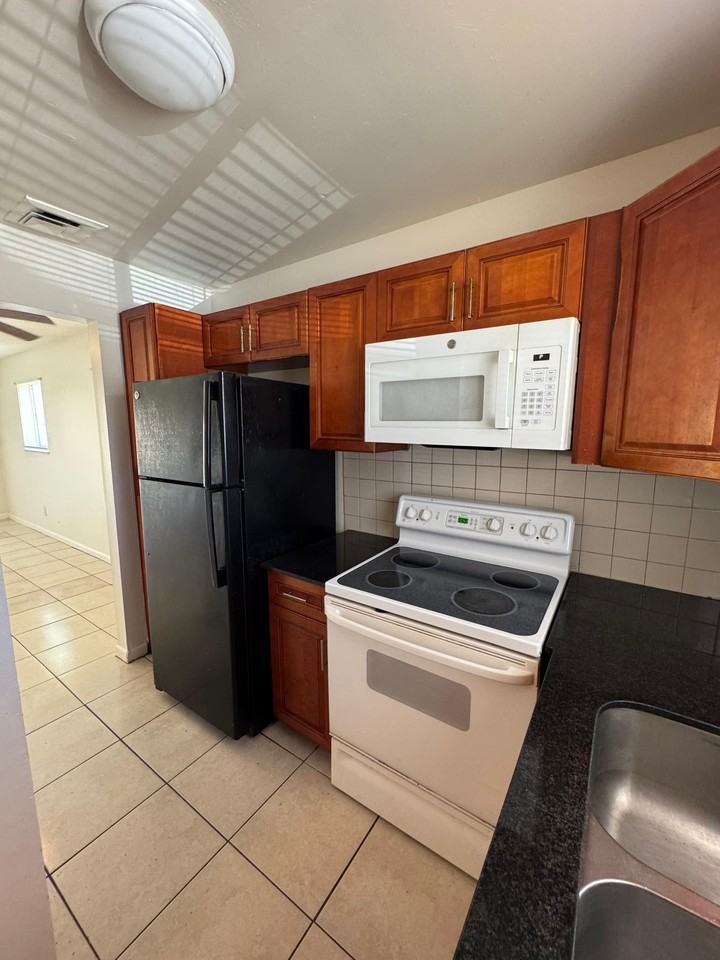 932 & 933 Kalmia - Photo 6 of 13