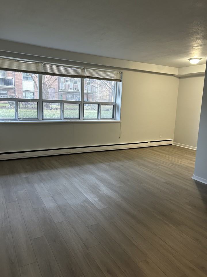 390 Guelph Line - Photo 4 of 12