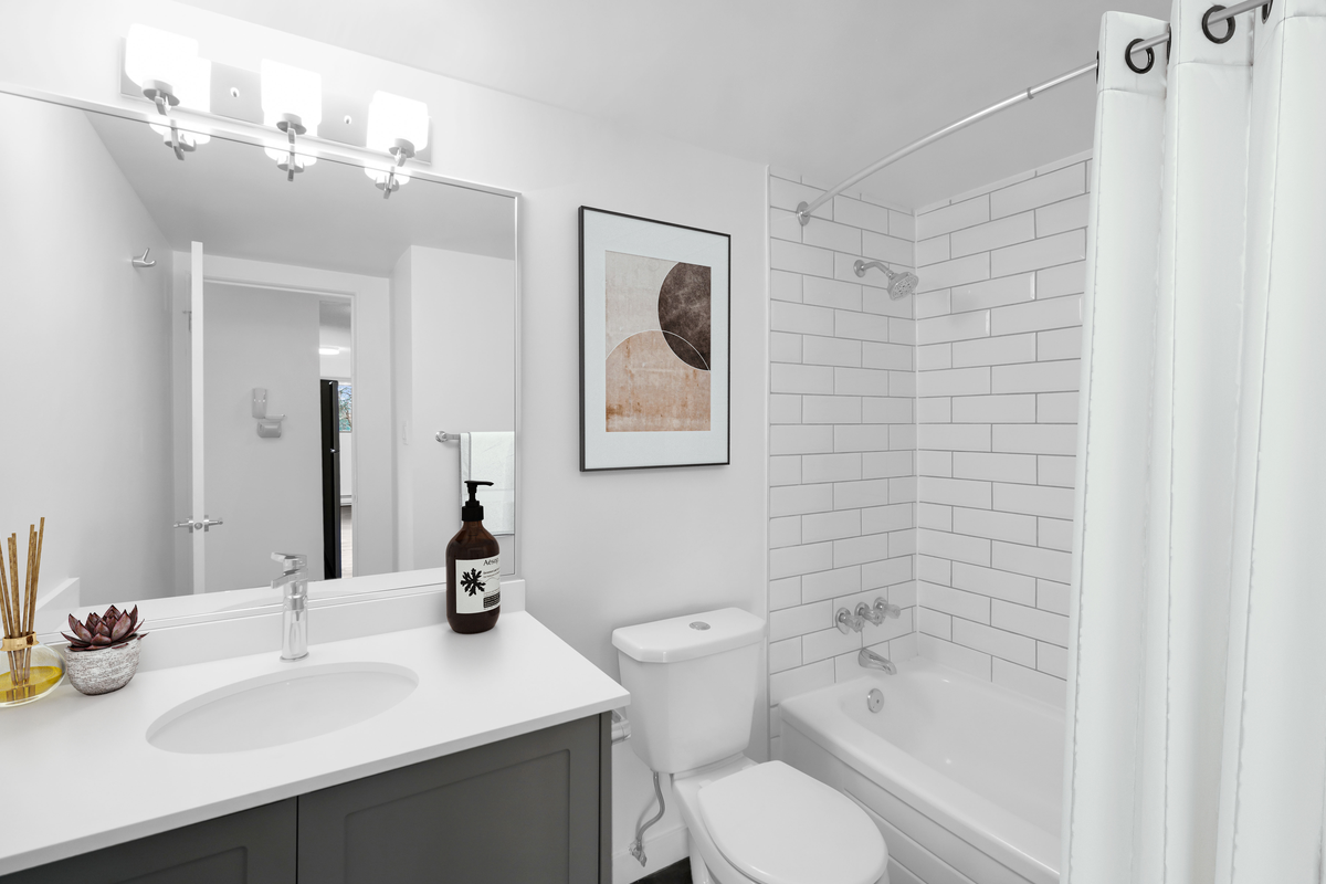 McKenzie Manor Apartments - Photo 7 of 33