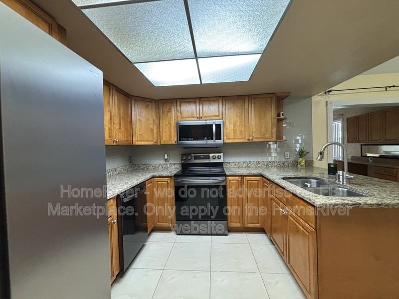 12698 Gorda Cir E - Photo 6 of 27