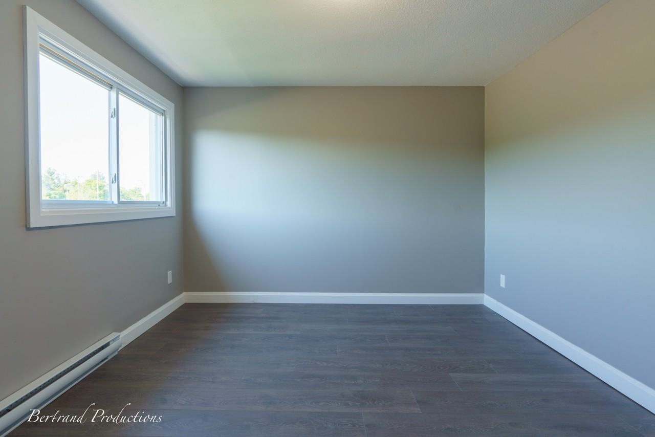 735 Lasalle Boulevard - Photo 5 of 19