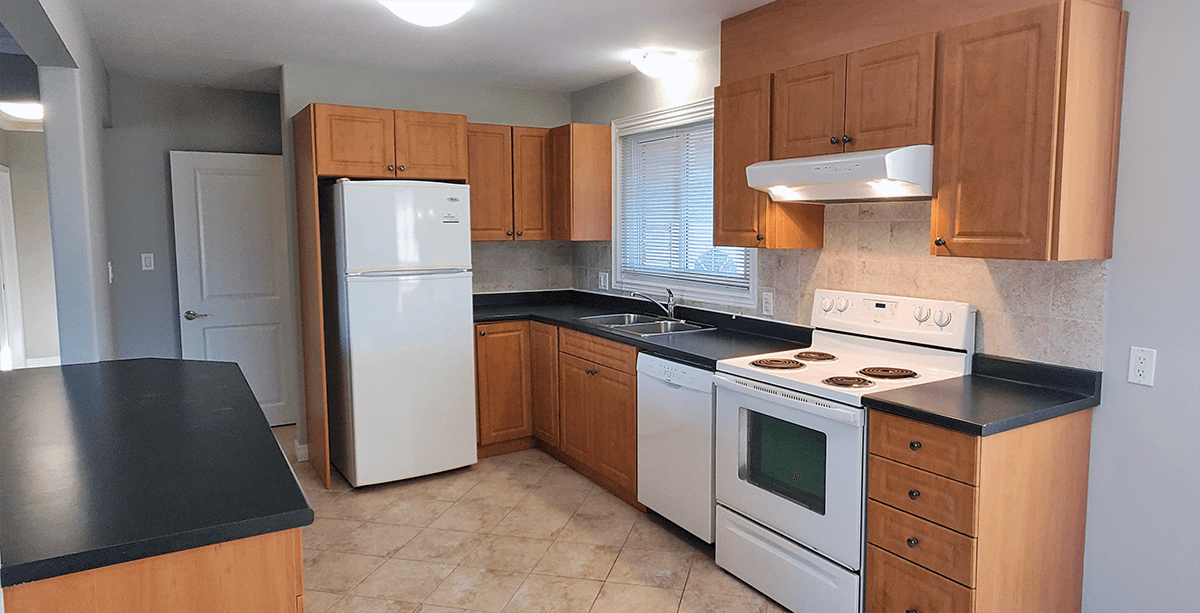 240 Lakeshore Road - Photo 5 of 15