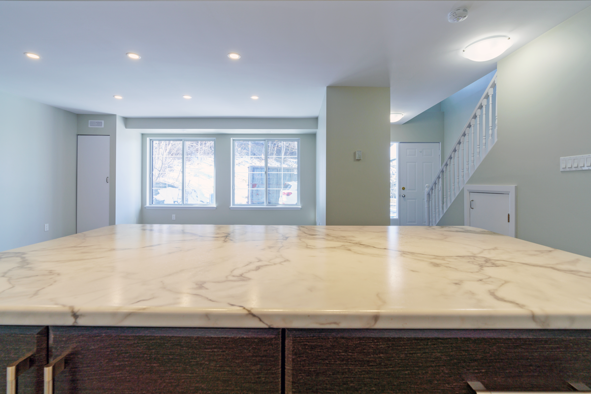 889 Chestnut Crescent - Photo 4 of 22