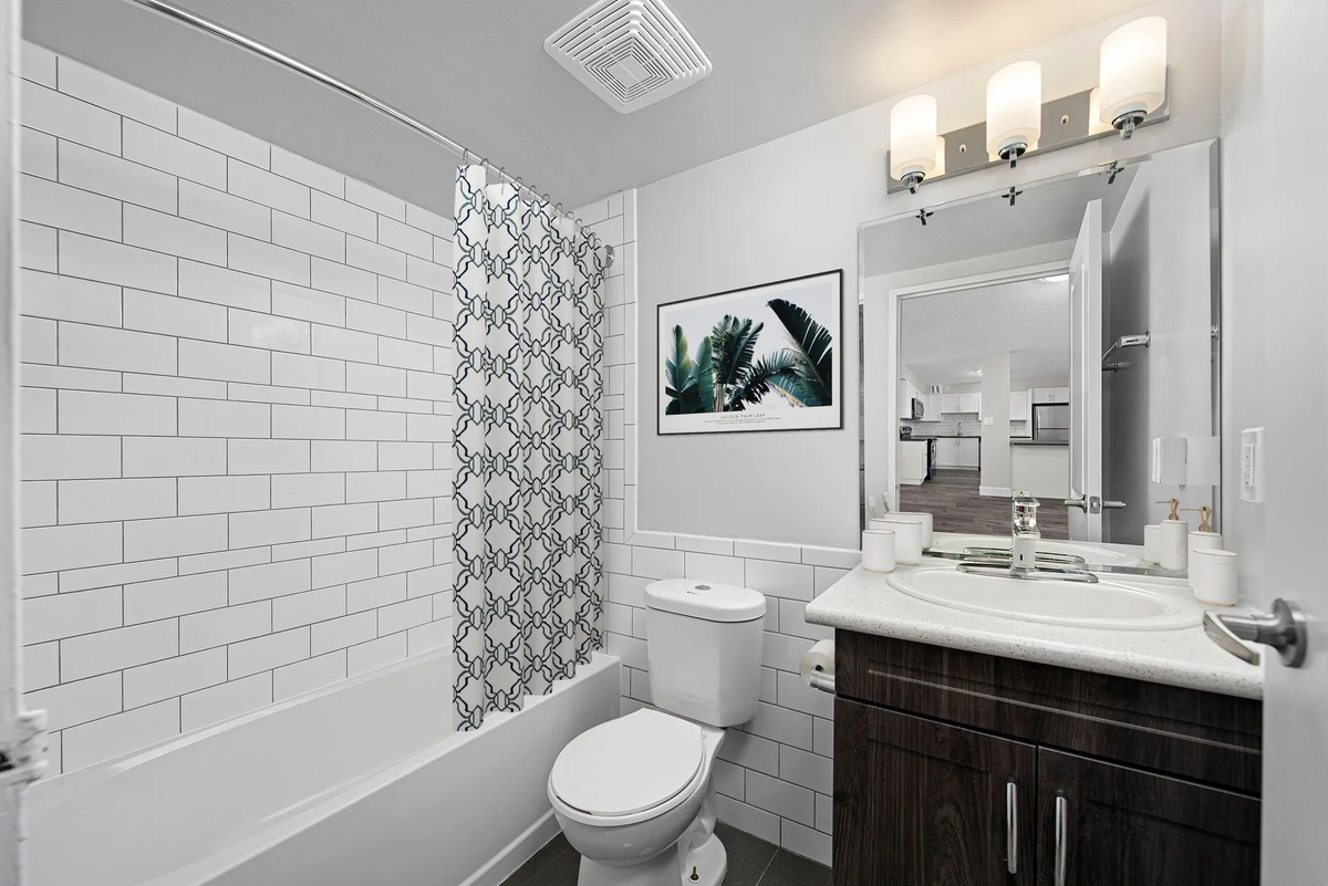 4981 Bathurst Street - Photo 5 of 11