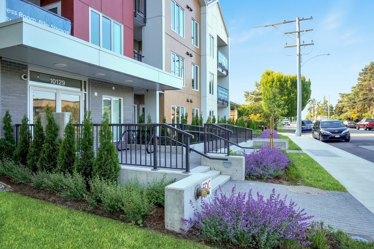 Oslo on Fifth Residences - Photo 3 of 18