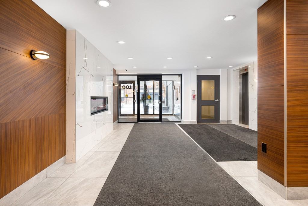 100 Gloucester Street - Photo 4 of 13