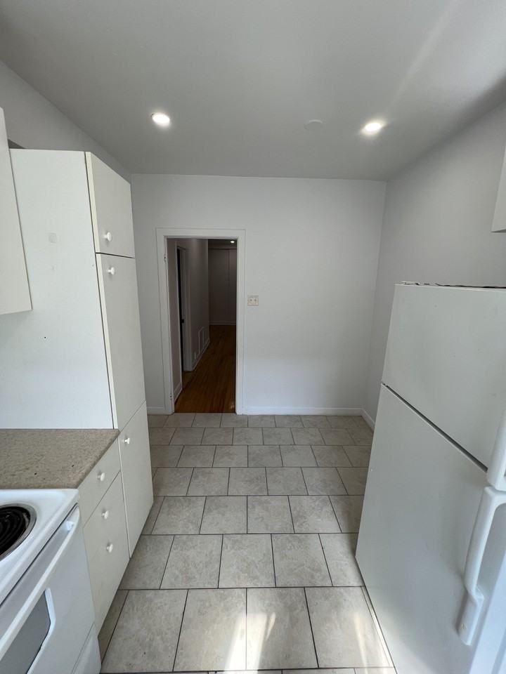 5475 Westminster - Photo 6 of 41