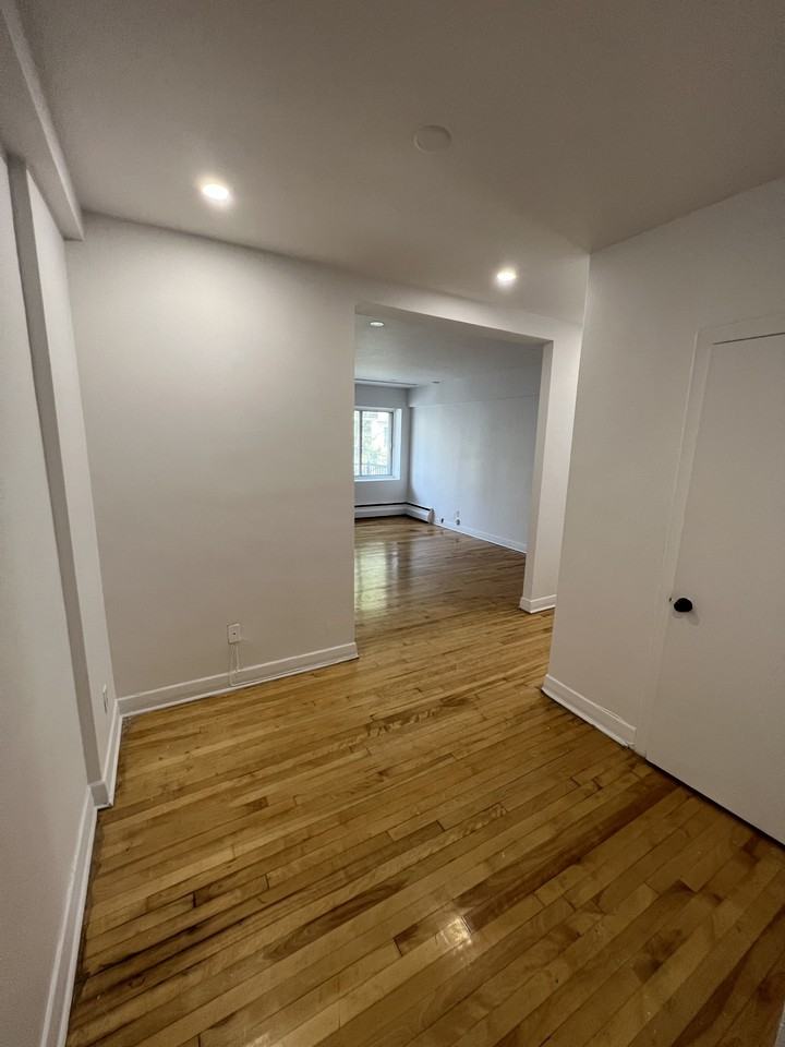 5475 Westminster - Photo 7 of 41